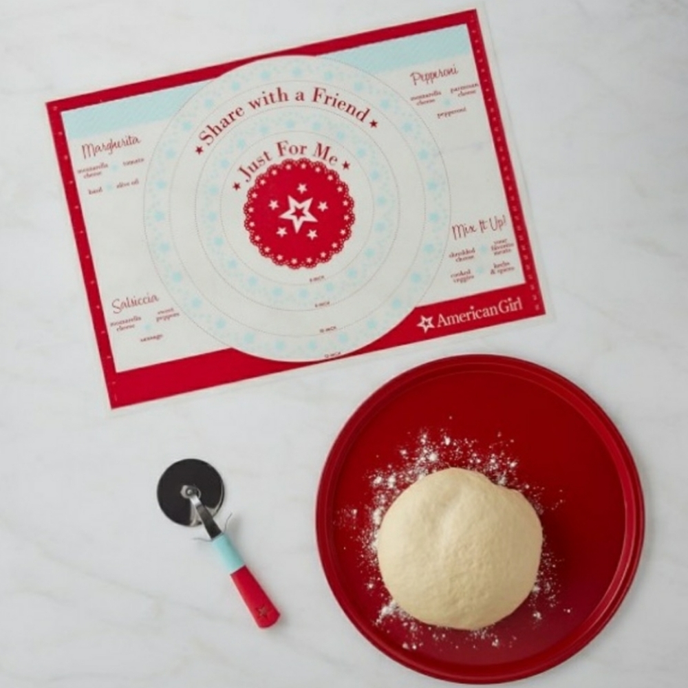 NEW Williams Sonoma American Girl Pizza Baking Set